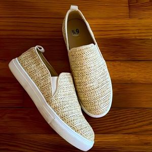 Nicole Miller canvas shoes size 6.5